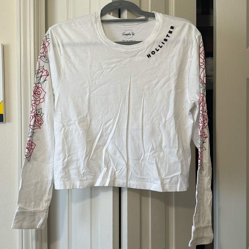 Hollister Graphic Long Sleeve Crop Top with Embroidered Roses